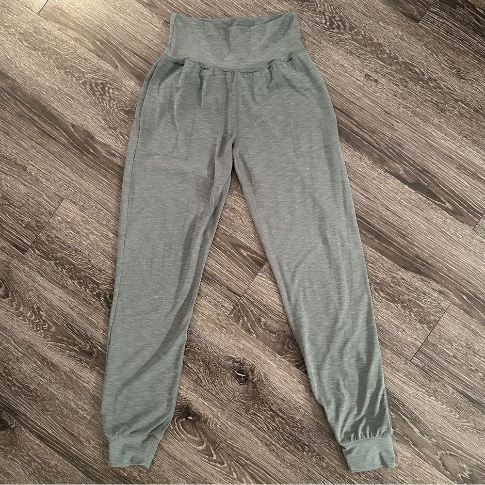 Athleta Salutation Jogger